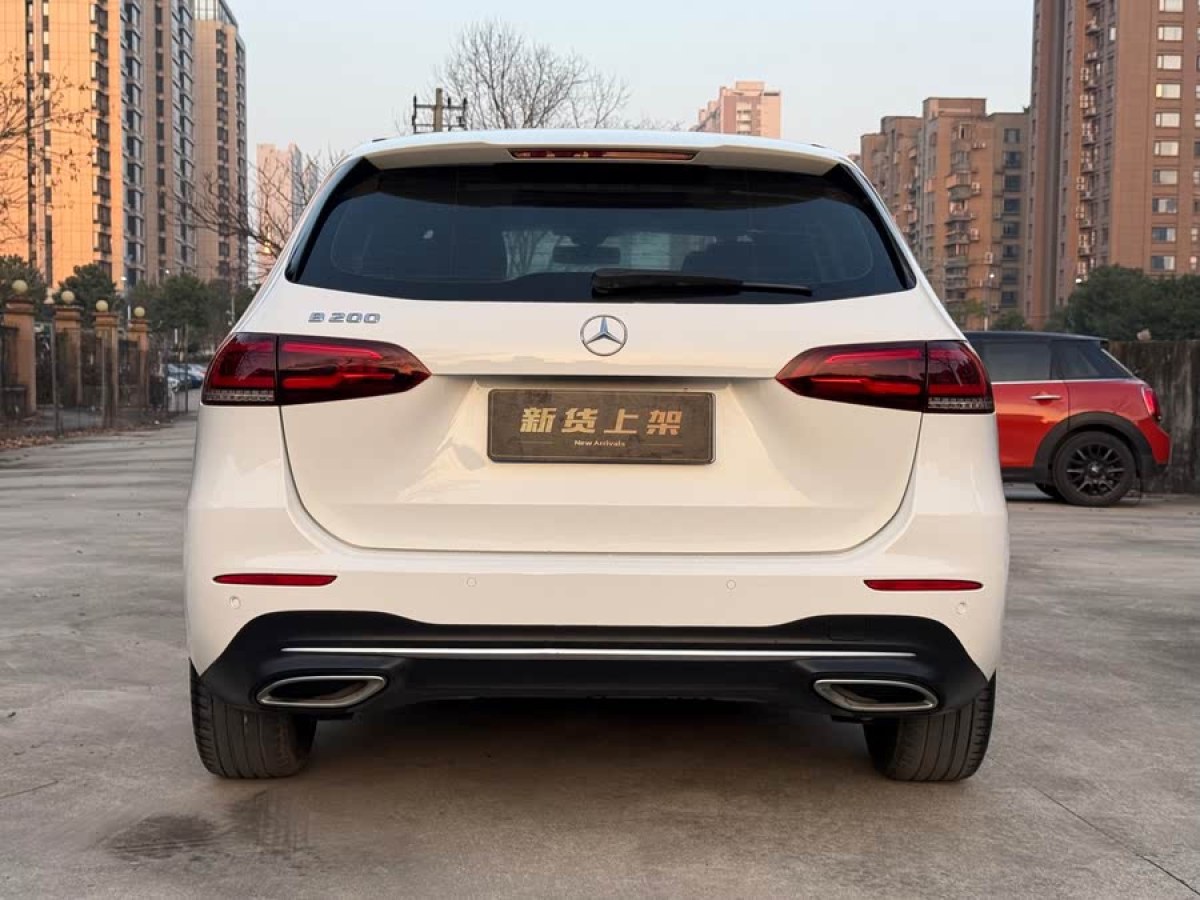 奔馳 奔馳B級  2020款 B 200 動感型圖片