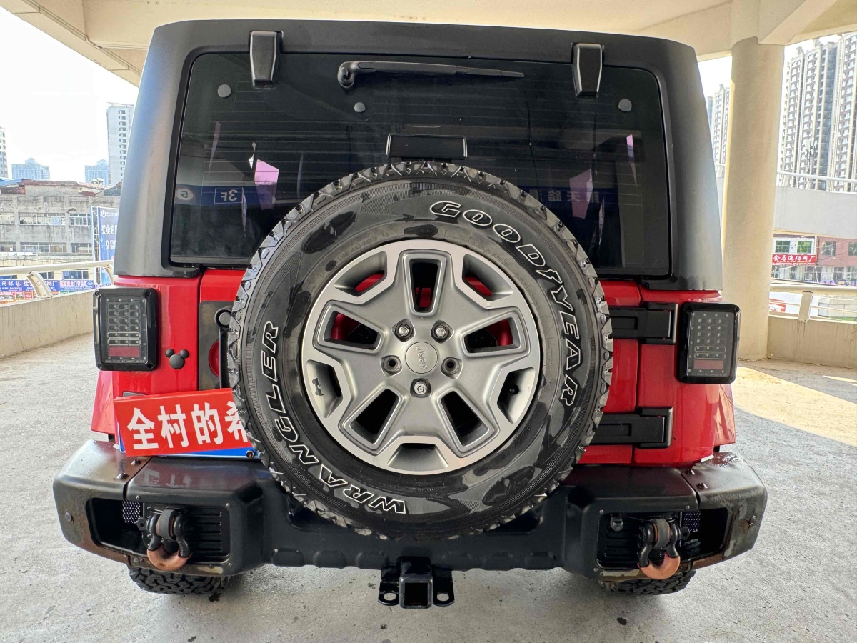 Jeep 牧馬人  2015款 3.0L Sahara 四門舒享版圖片