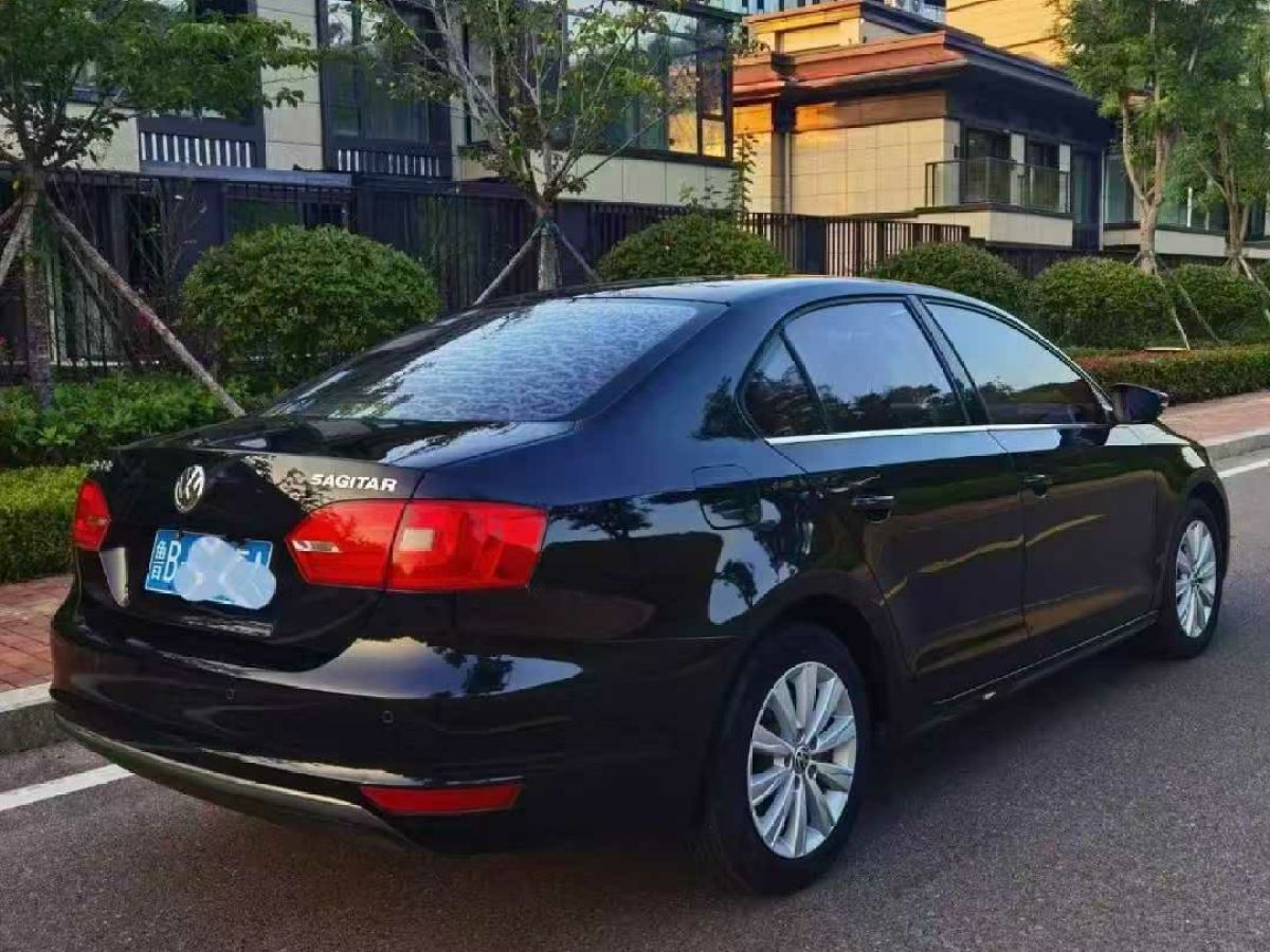 日產(chǎn) 驪威  2015款 1.6XL CVT豪華真皮版圖片