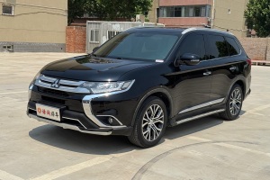歐藍(lán)德 三菱 2.4L 四驅(qū)精英版 5座