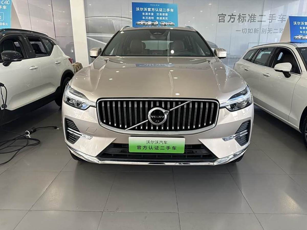 沃爾沃 XC60新能源  2024款 T8 插電混動(dòng) 長(zhǎng)續(xù)航四驅(qū)智雅豪華版圖片