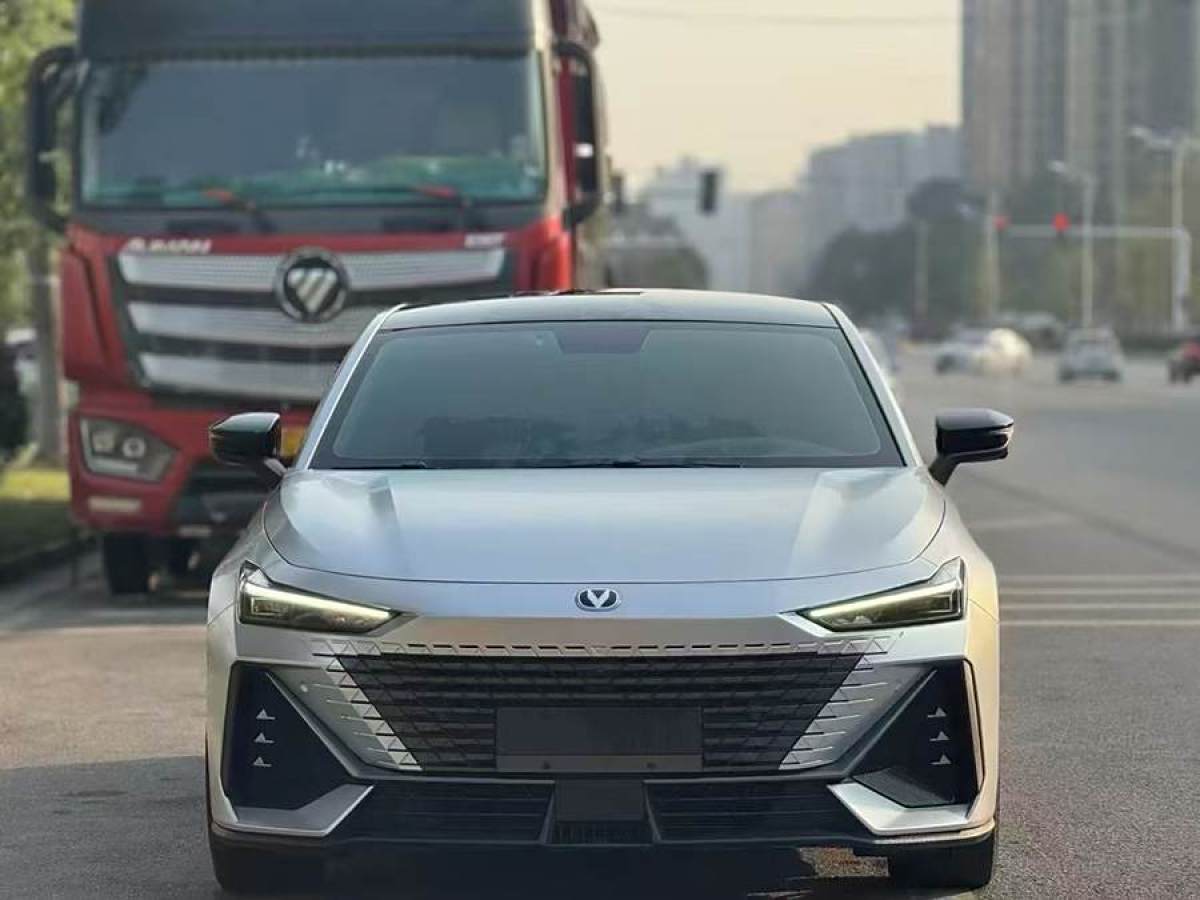 長安 長安UNI-V  2022款 1.5T 運動版圖片