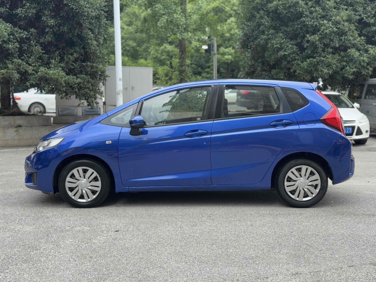 本田 飛度  2014款 1.5L SE CVT時(shí)尚型圖片
