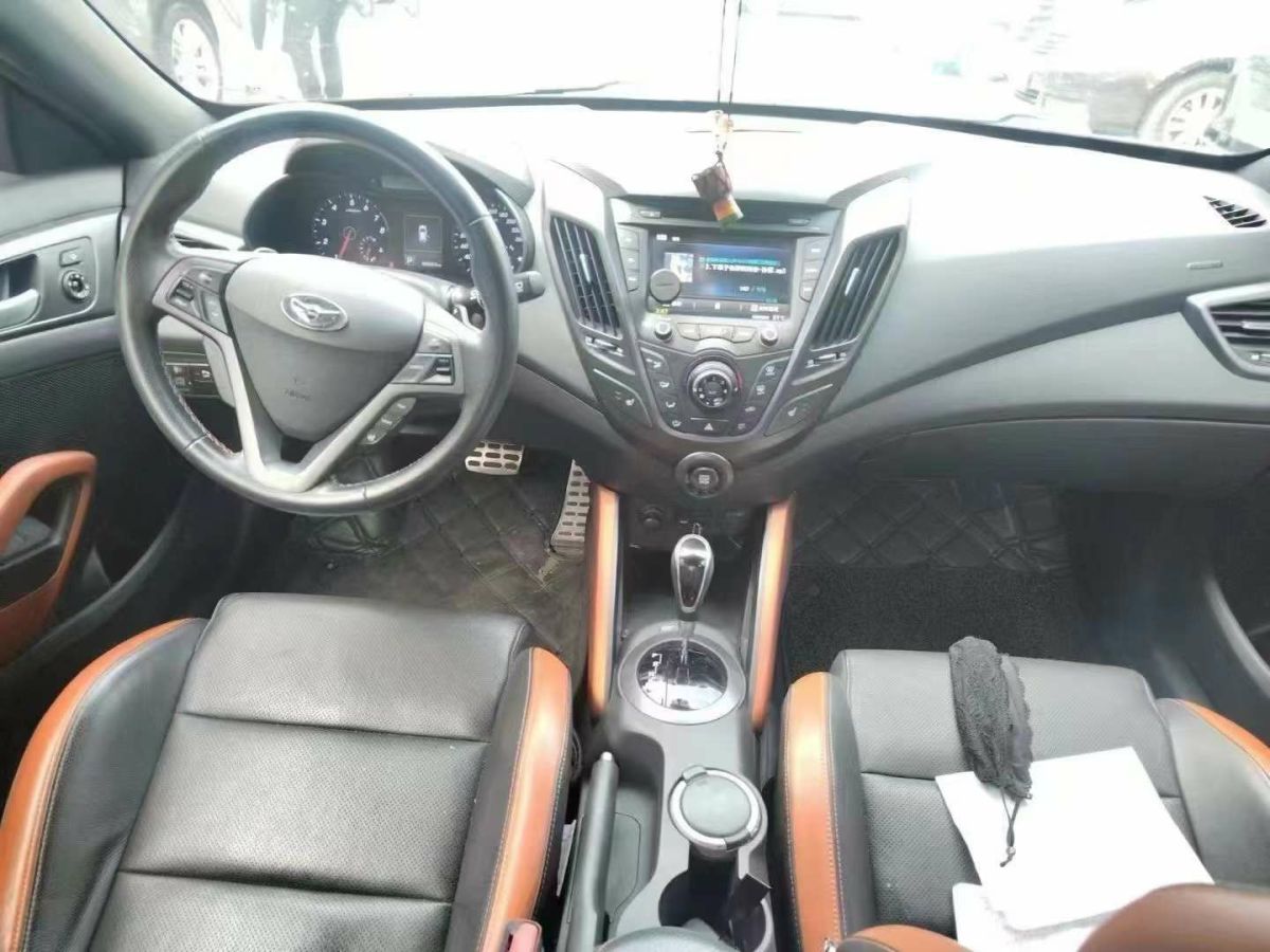 現(xiàn)代 Veloster飛思  2015款 1.6T 自動尊享版圖片