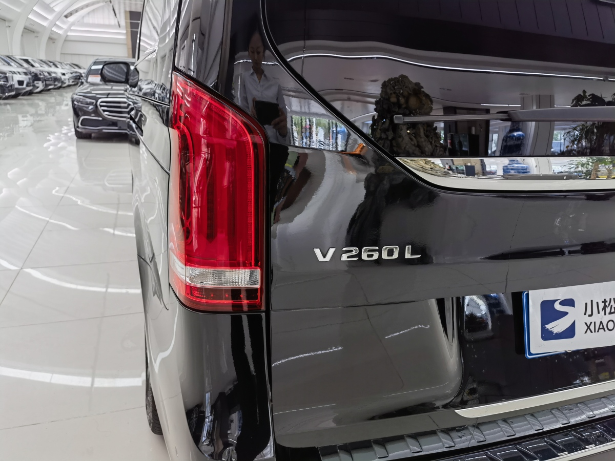 奔馳 V級(jí)  2022款 V 260 L 長軸距豪華版圖片