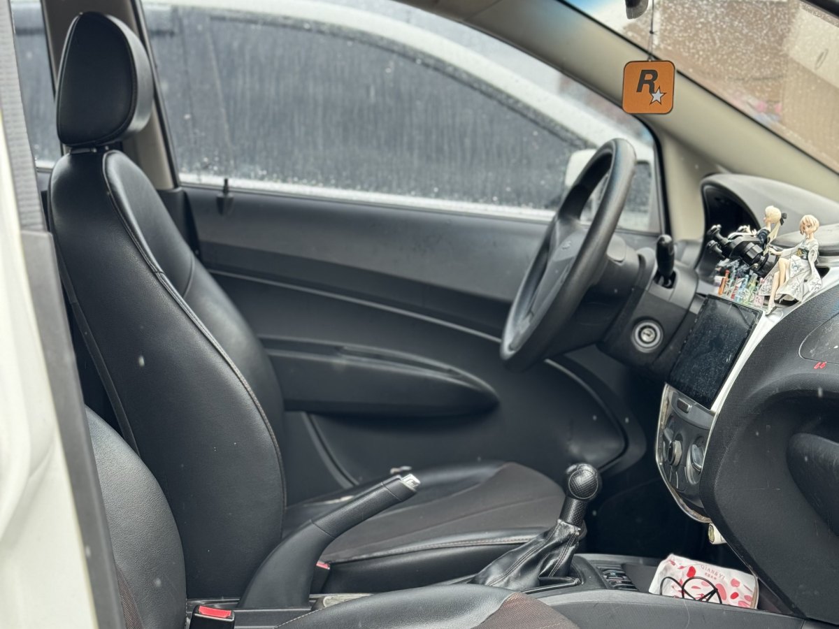 雪佛兰 赛欧  2011款 三厢 1.4L 手动幸福版图片