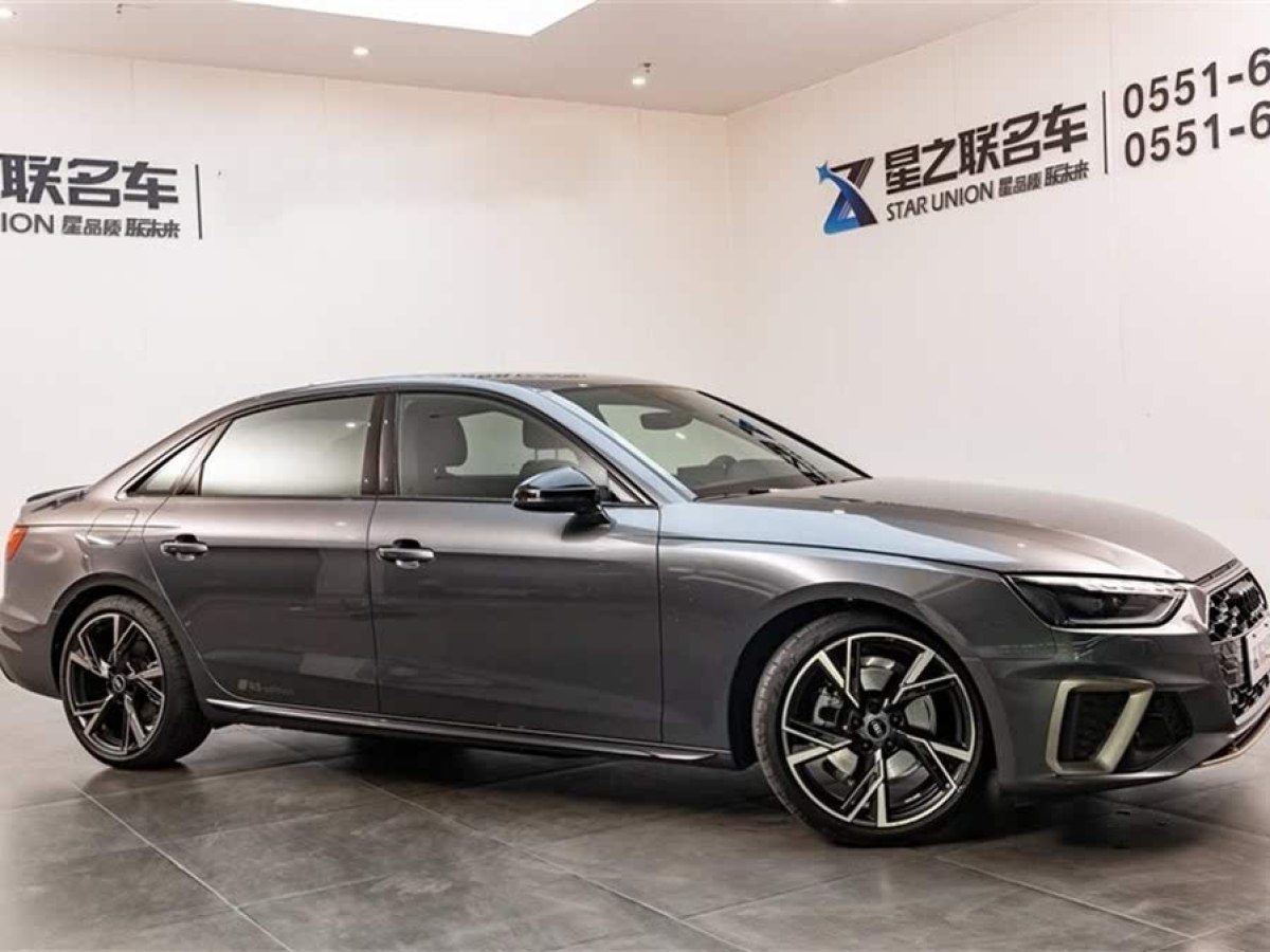 奧迪 奧迪A4L  2024款 40 TFSI quattro RS套件燃速型圖片