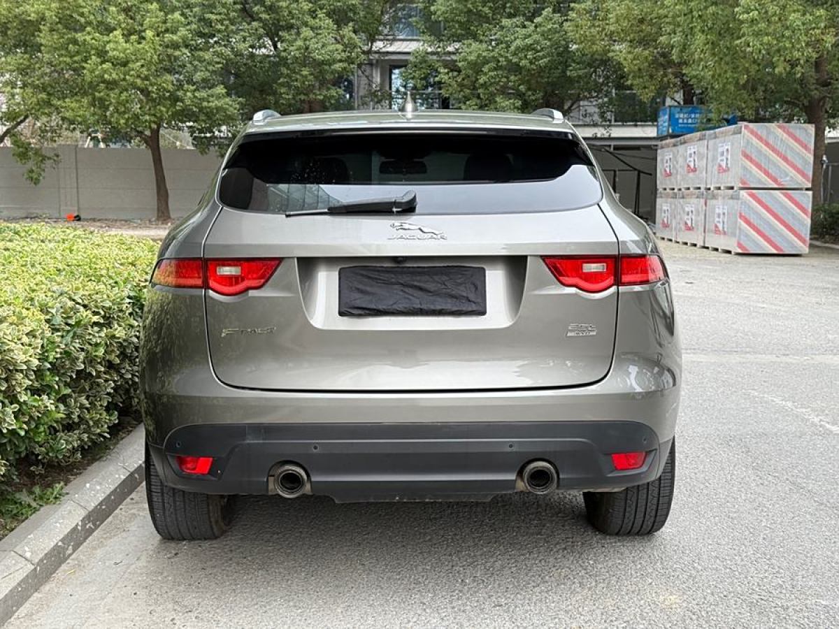 捷豹 F-PACE  2018款 2.0T 兩驅(qū)都市尊享版圖片