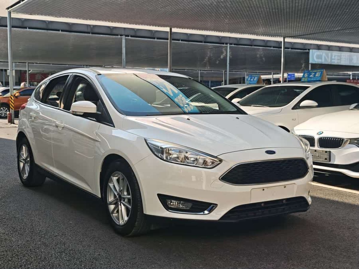 福特 ?？怂? 2015款 兩廂 EcoBoost 125 手動超能風尚型圖片