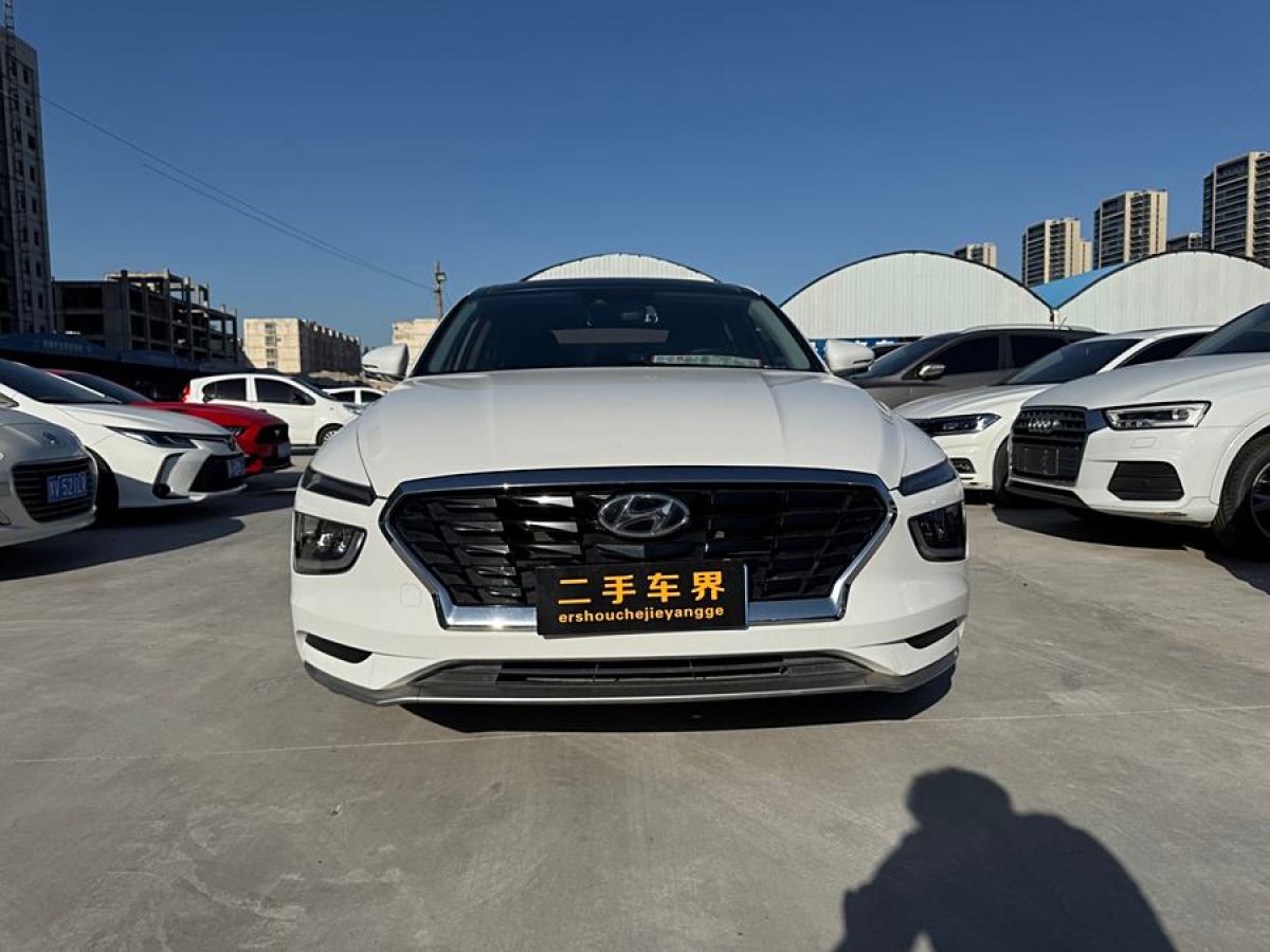 2021年4月現(xiàn)代 名圖  2021款 1.8L CVT尊貴版LUX