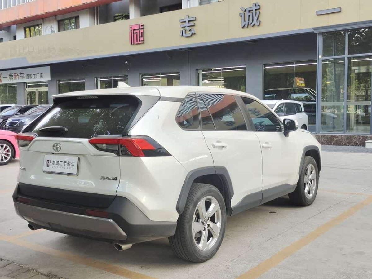 豐田 RAV4榮放  2022款 2.0L CVT兩驅(qū)風(fēng)尚版圖片