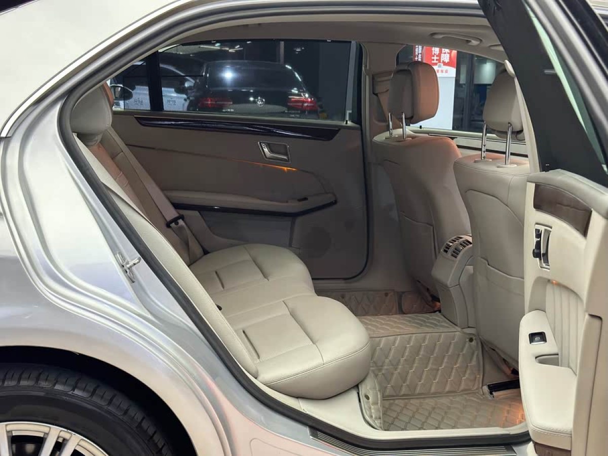 奔馳 奔馳E級  2010款 E 260 L CGI優(yōu)雅型圖片