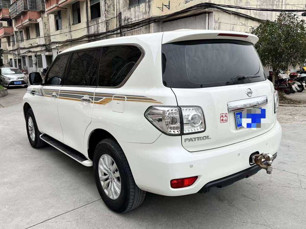 日產(chǎn) 途樂  2018款 4.0L 領英型圖片