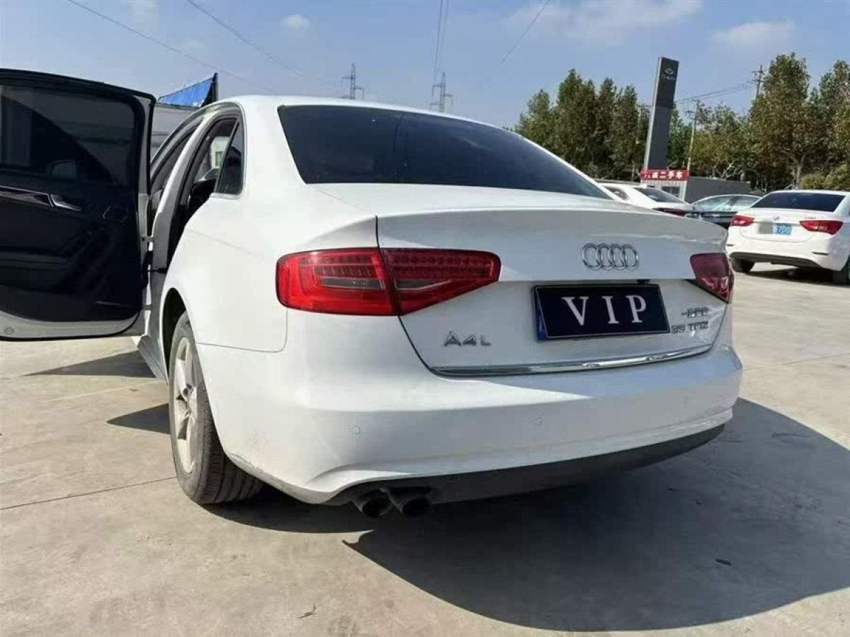 奧迪 奧迪A4L  2013款 35 TFSI 自動標(biāo)準(zhǔn)型圖片