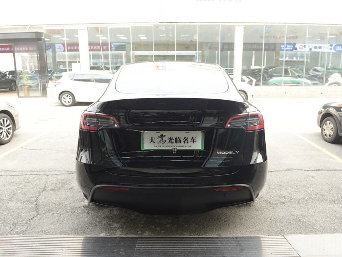 特斯拉 Model 3  2021款 改款 標(biāo)準(zhǔn)續(xù)航后驅(qū)升級版圖片