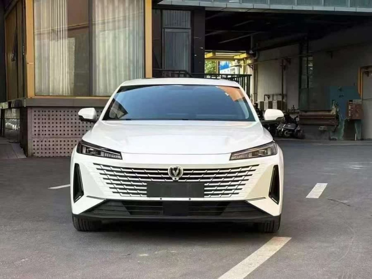 長安 逸達(dá)  2023款 藍(lán)鯨NE 1.5T GDI DCT尊貴型圖片