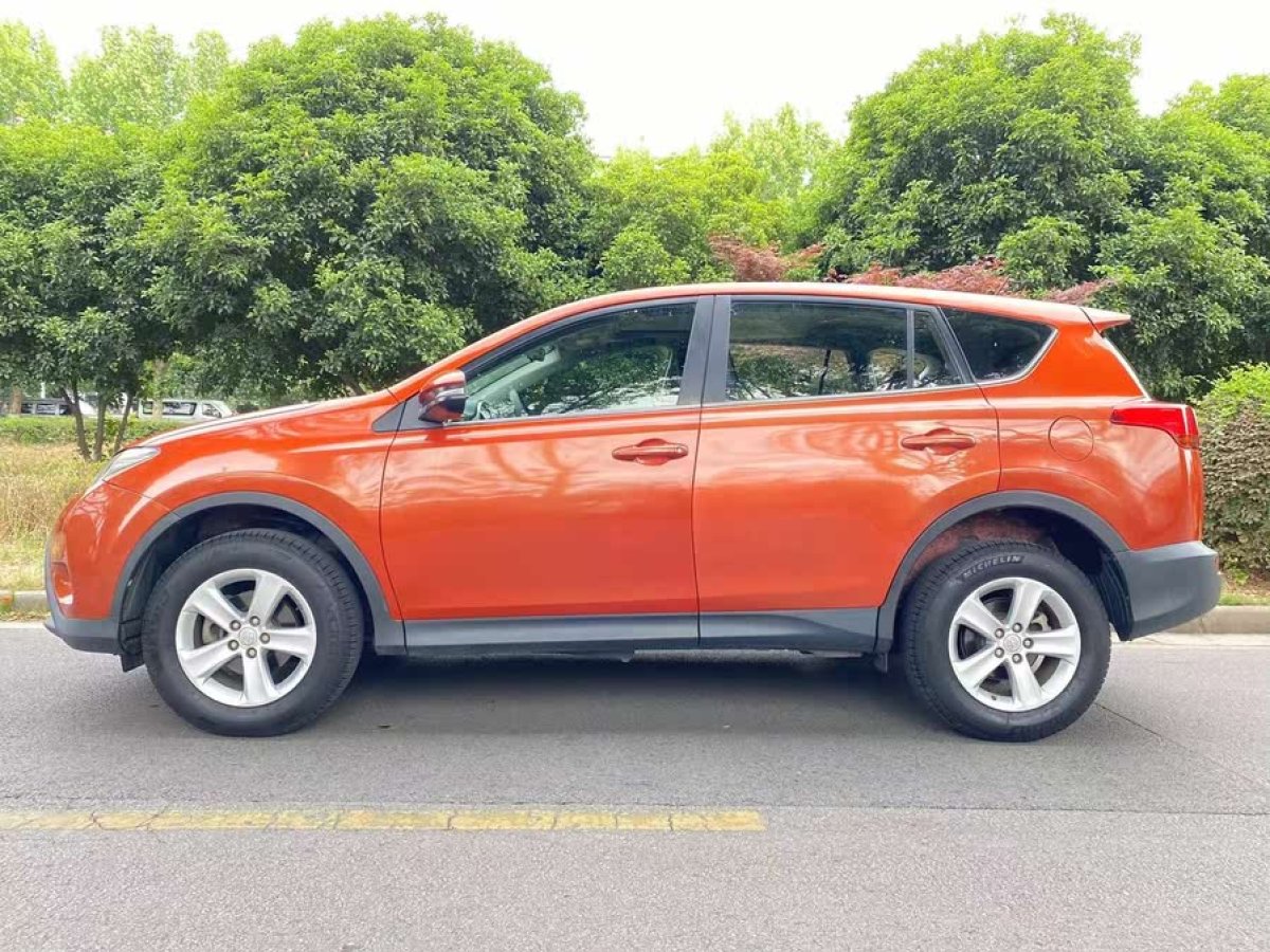 豐田 RAV4榮放  2013款 2.0L CVT四驅(qū)風(fēng)尚版圖片