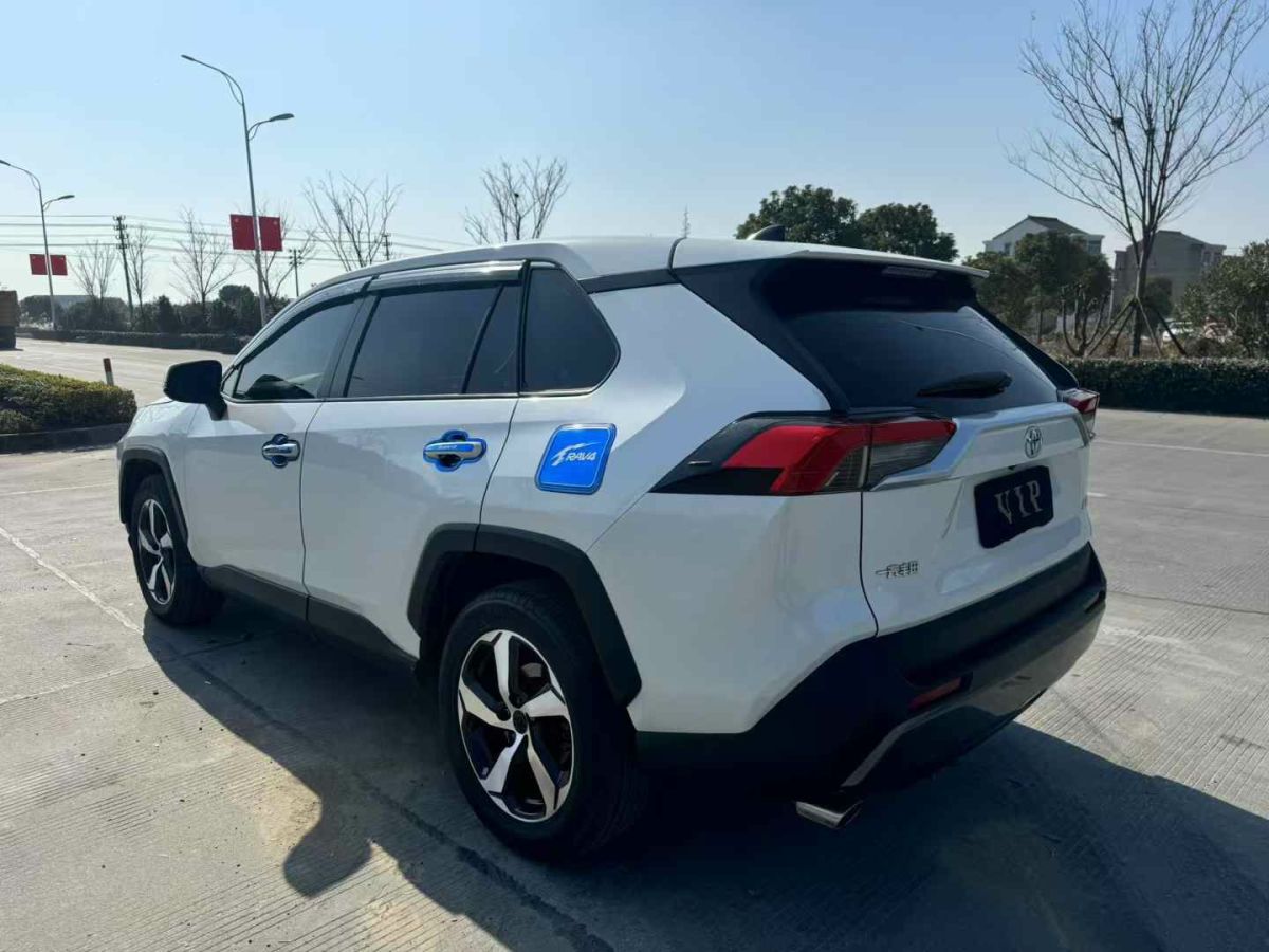 豐田 RAV4榮放  2020款 2.0L CVT兩驅(qū)風(fēng)尚版圖片