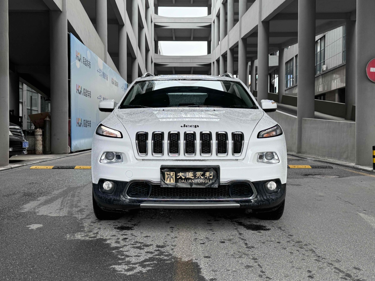 Jeep 自由光  2017款 2.0L 优越版图片