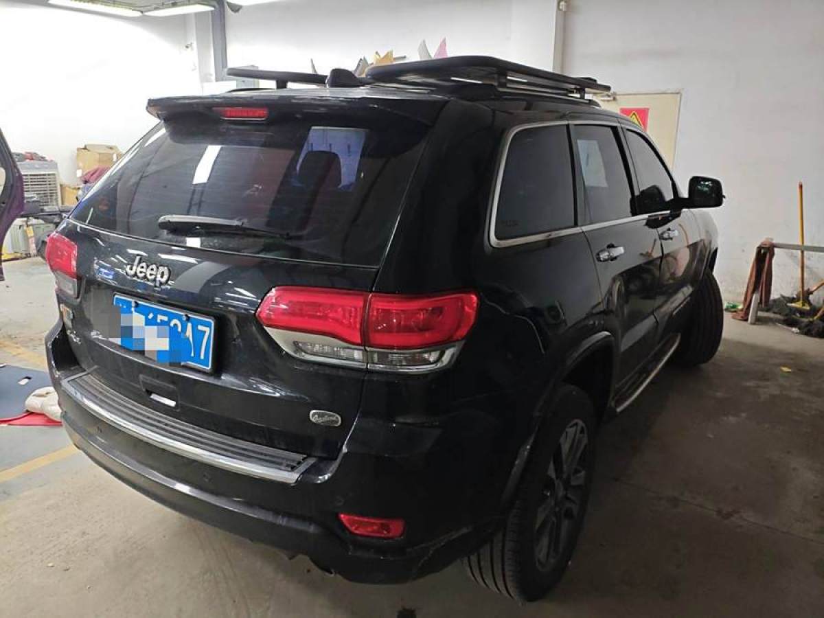 2017年9月Jeep 大切諾基  2017款 3.6L 豪華導(dǎo)航版