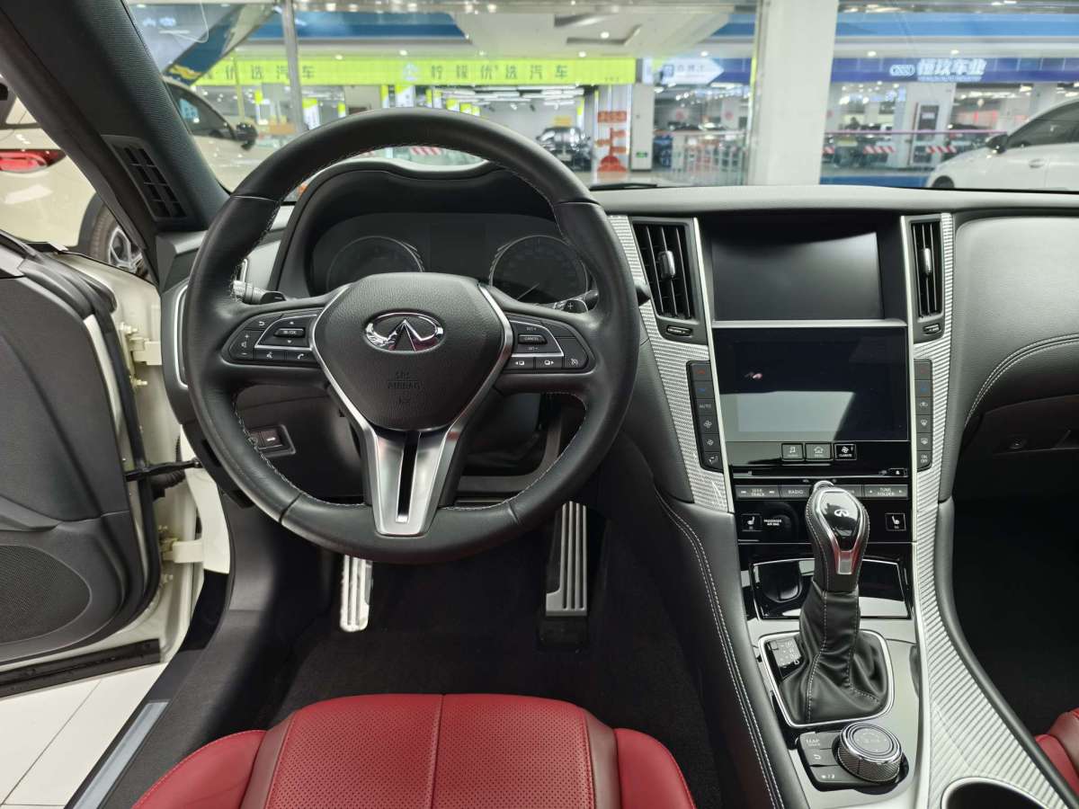 英菲尼迪 Q60  2019款 2.0T 豪華版圖片