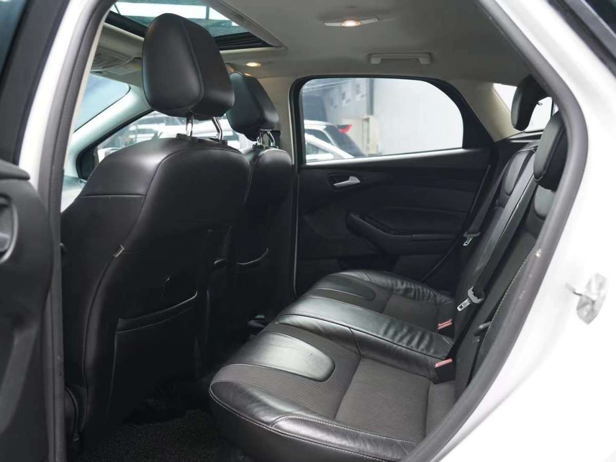 2012年6月福特 福克斯  2012款 两厢 1.6L 自动舒适型