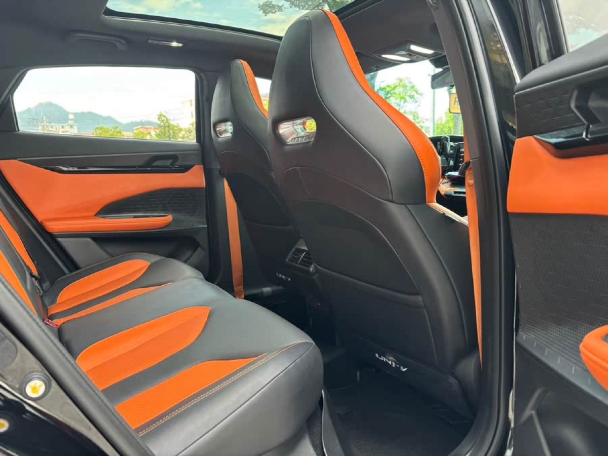 長安 長安UNI-V  2023款 1.5T 運動版圖片