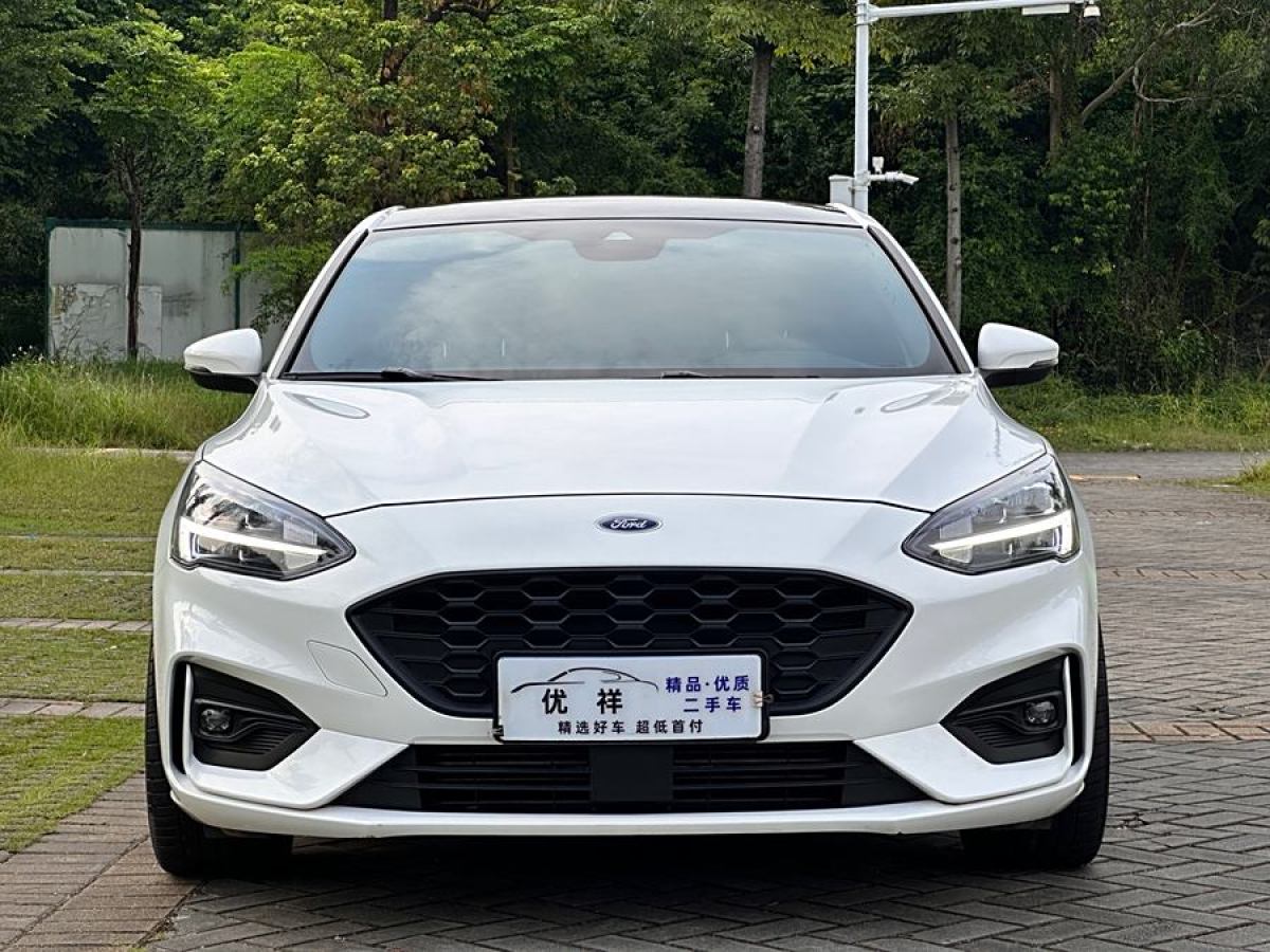 2021年11月福特 ?？怂? 2021款 兩廂 EcoBoost 180 自動(dòng)ST Line