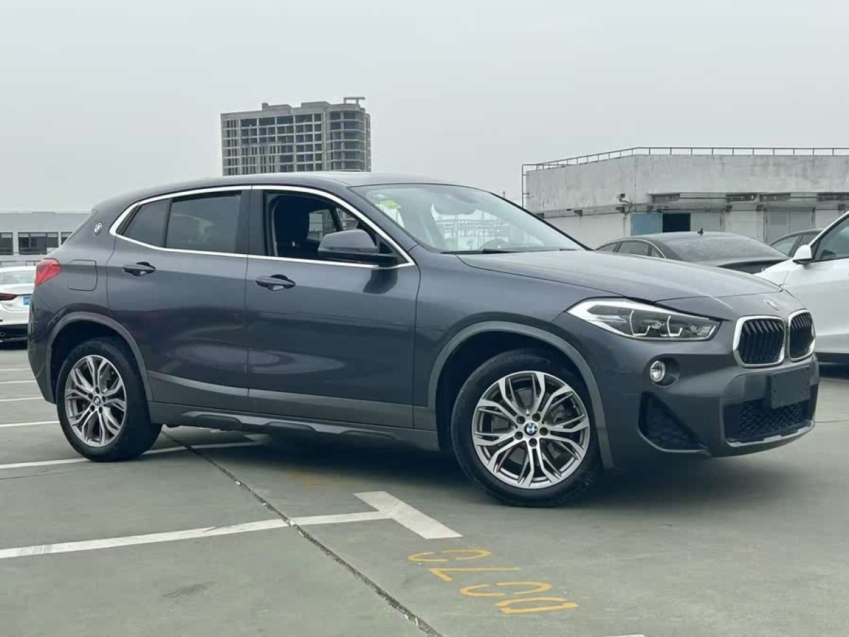 寶馬 寶馬X2  2019款  sDrive25i 領(lǐng)先型M越野套裝 國VI圖片