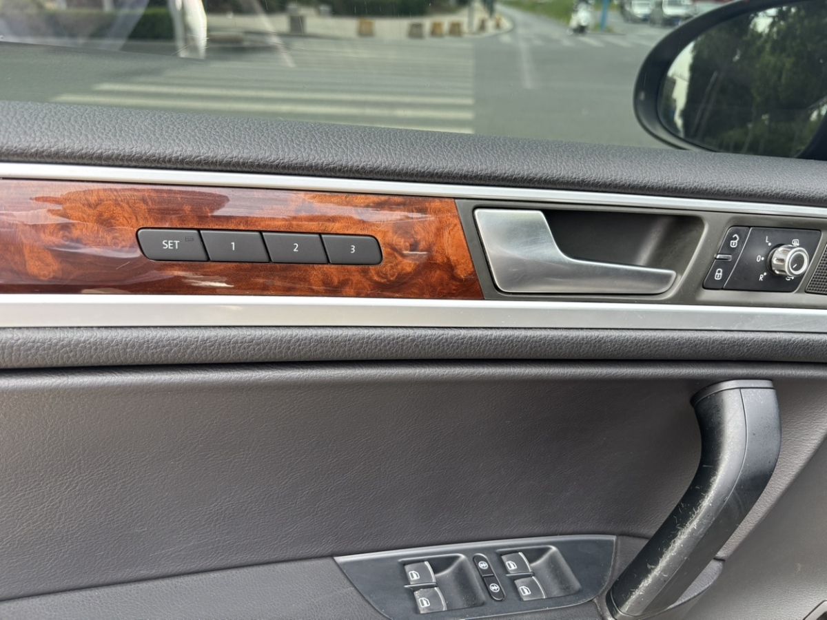 大眾 途銳  2011款 3.0TDI 柴油豪華型圖片