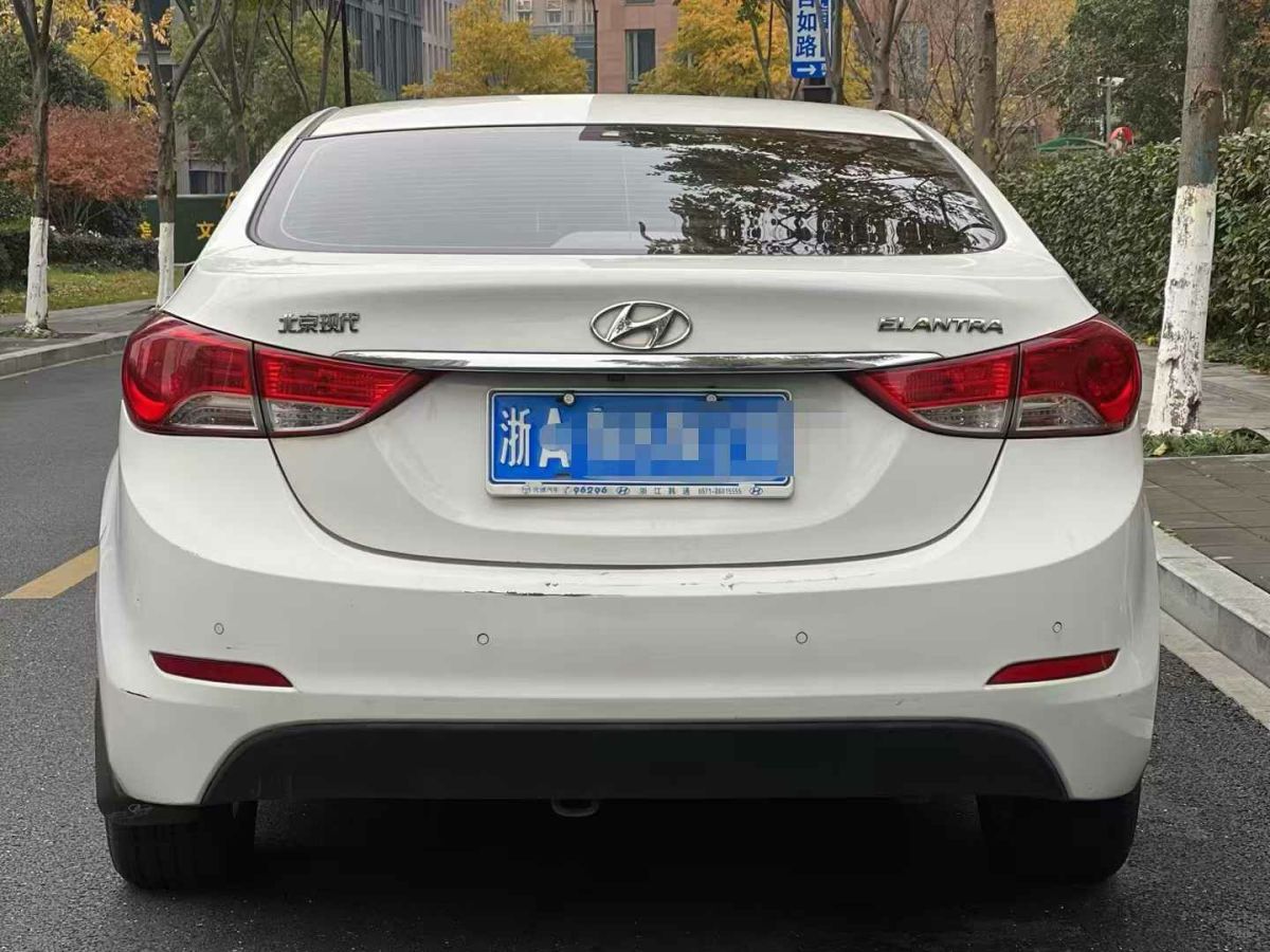 現(xiàn)代 朗動  2013款 1.6L 自動領(lǐng)先型圖片