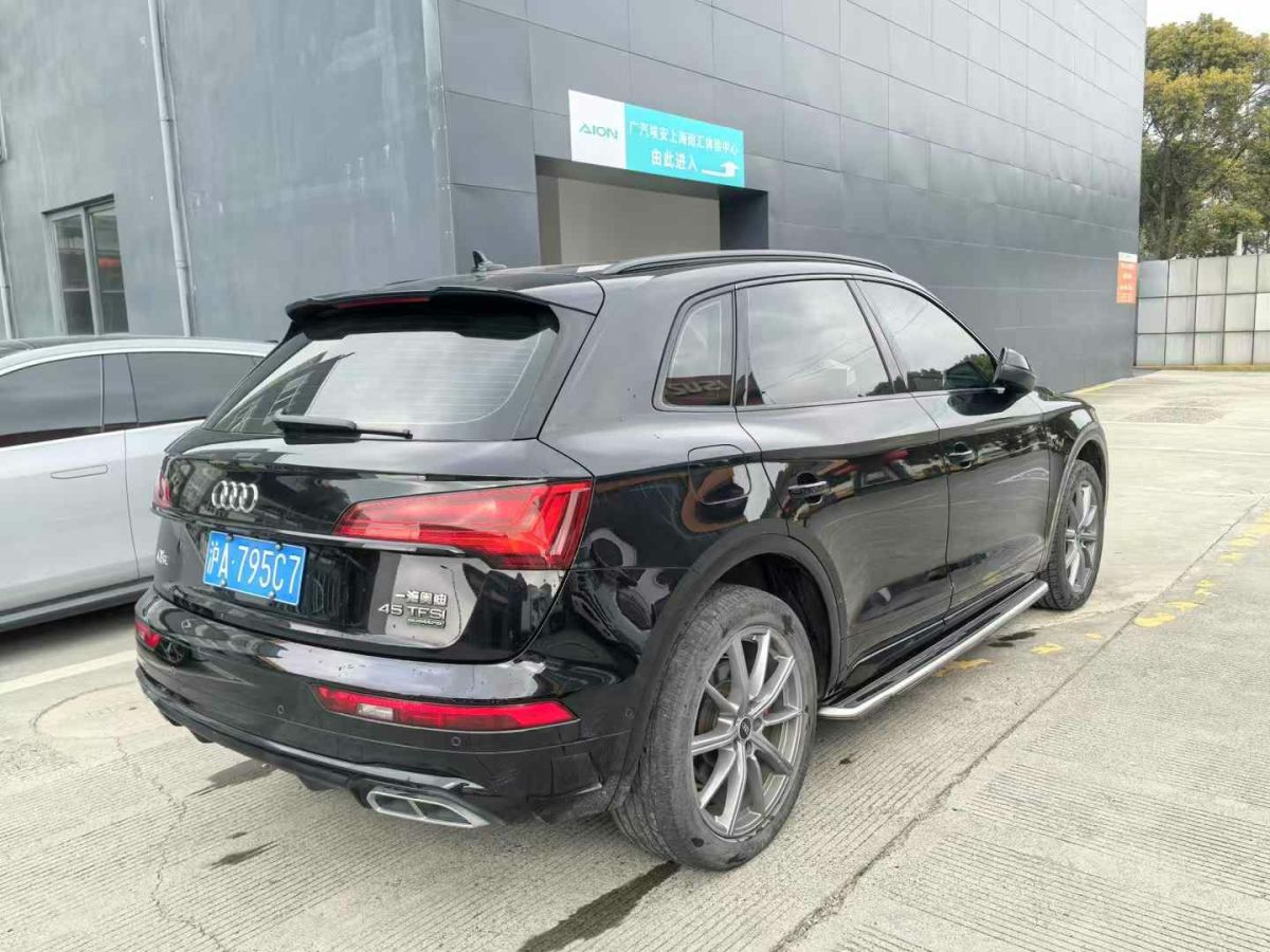 奧迪 奧迪Q5 e-tron  2022款 40 e-tron 星耀型 機(jī)甲套裝圖片