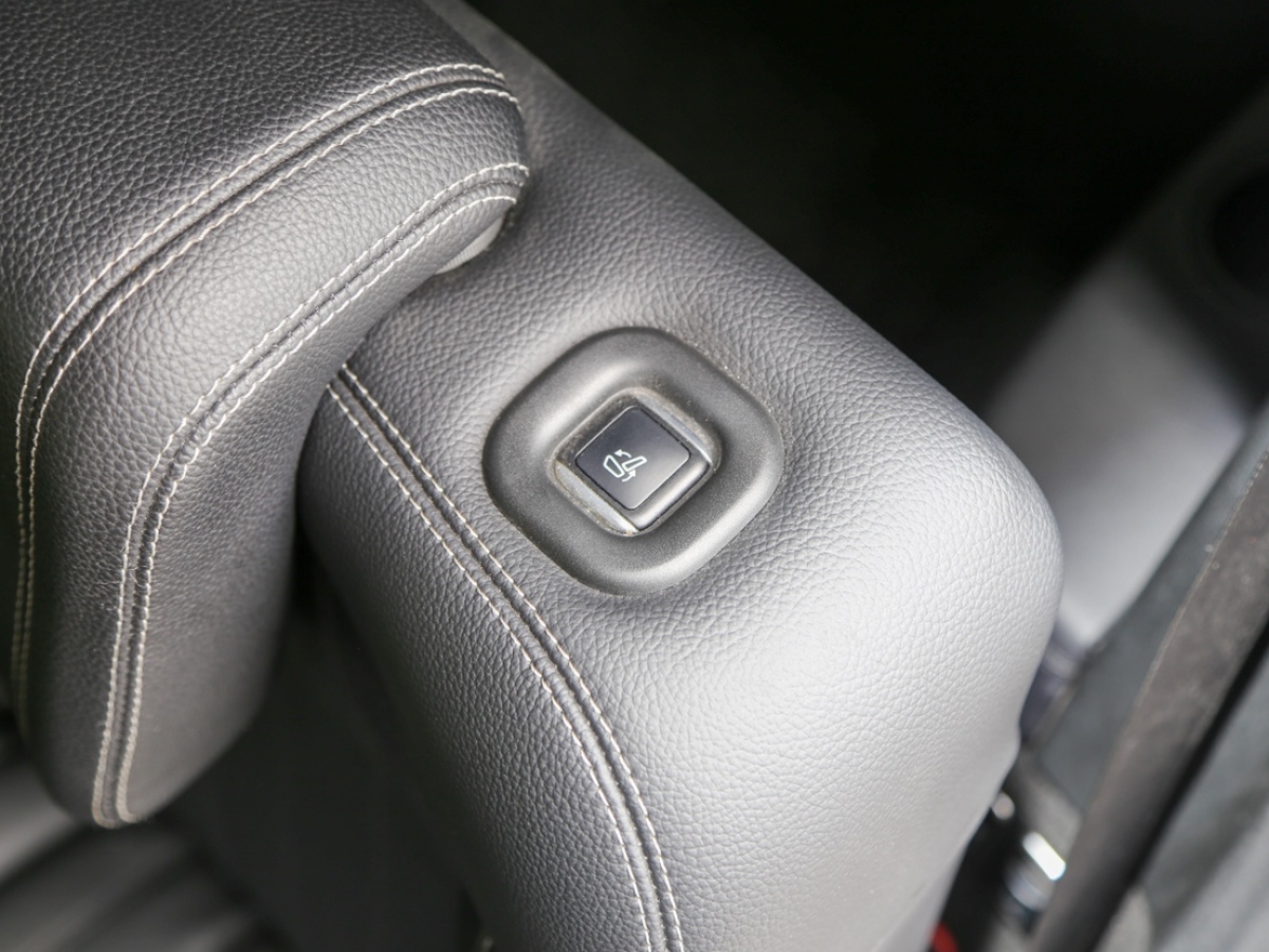 奔驰 奔驰GL级  2016款 GL450 4MATIC 3.0T 美规版图片