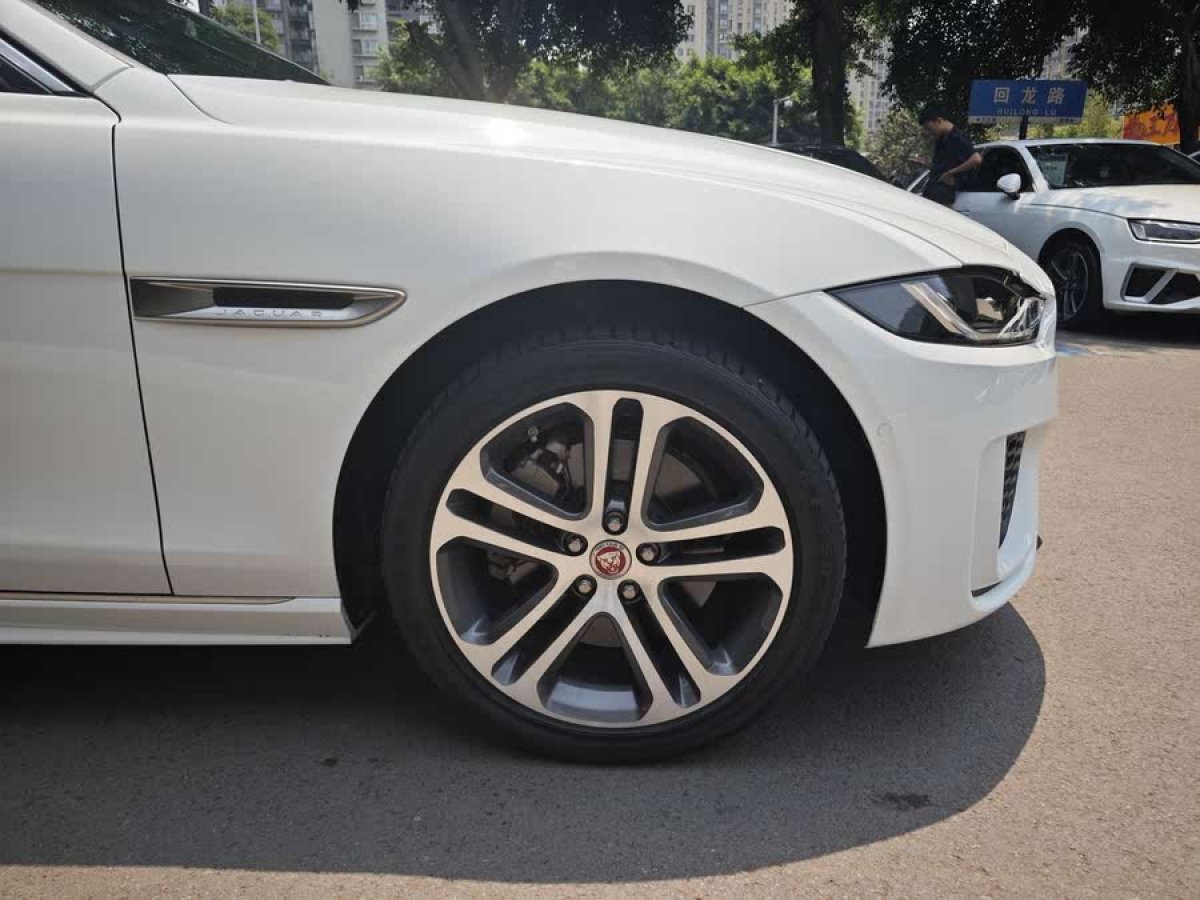 捷豹 XEL  2020款 2.0T 200PS S進取優(yōu)雅版圖片