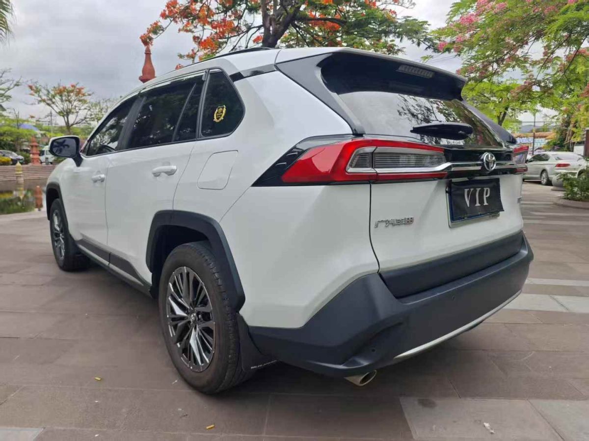 豐田 威蘭達(dá)  2023款 2.0L CVT兩驅(qū)尊貴版圖片