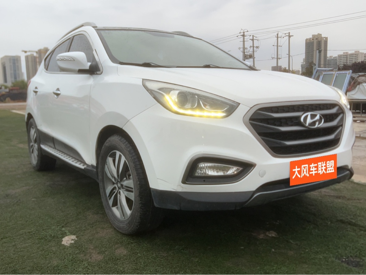 現(xiàn)代 ix35  2012款 2.0 GLS 四驅(qū)尊貴導航版圖片