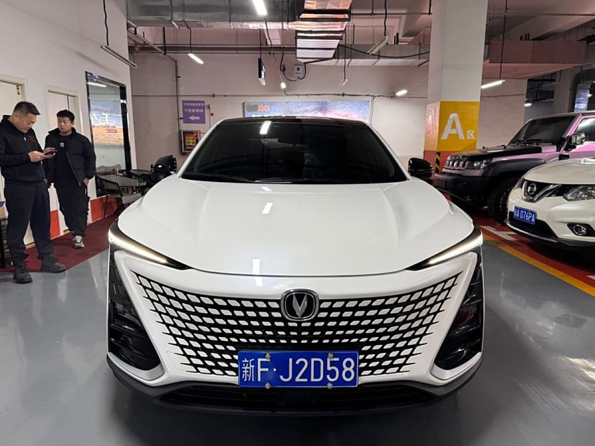 長(zhǎng)安 UNI-T  2020款 1.5T 尊貴型圖片