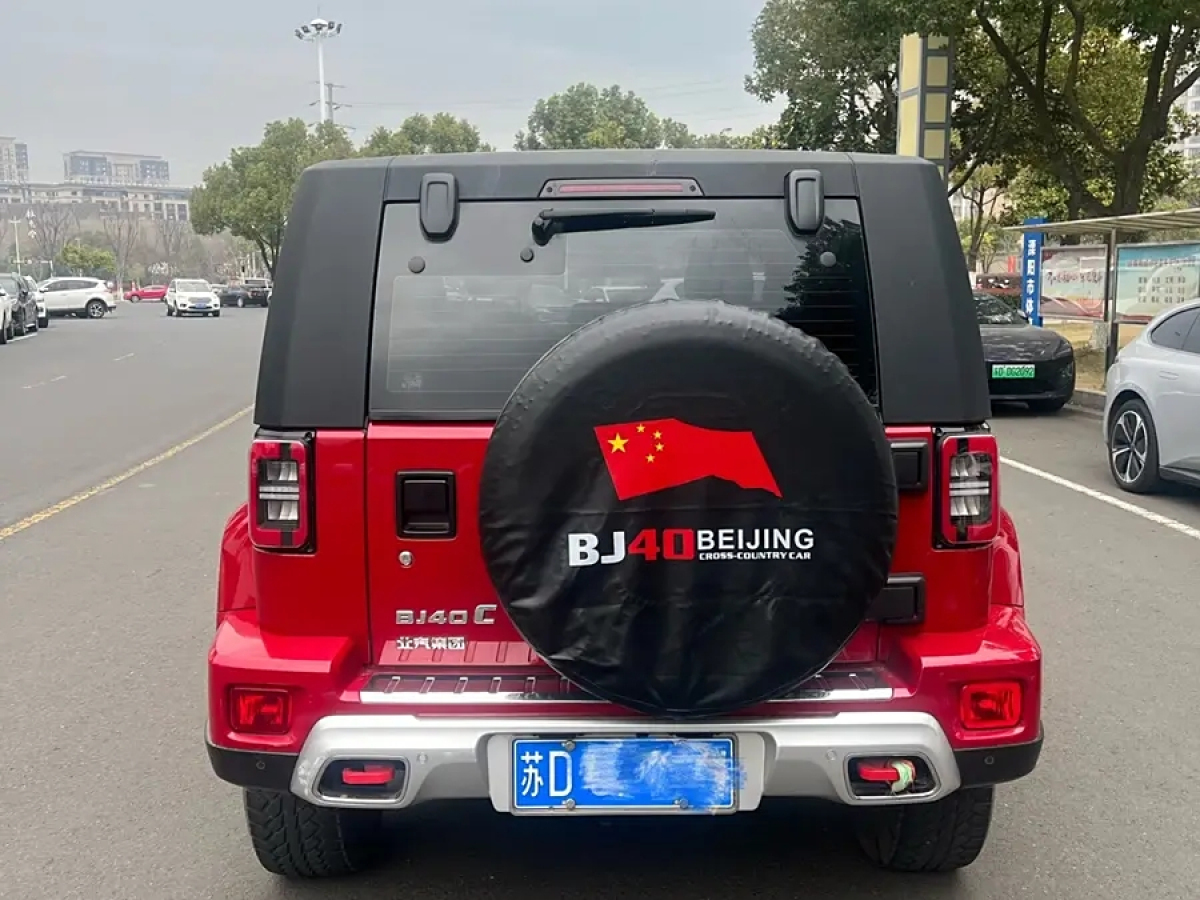北京 BJ40  2023款 2.0T 自动四驱城市猎人版侠客型图片