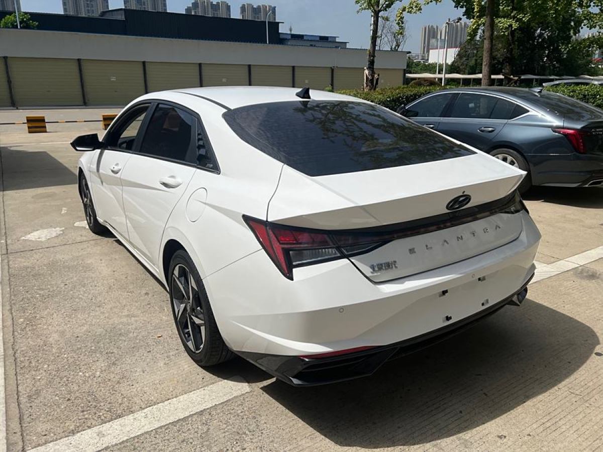 現(xiàn)代 伊蘭特  2021款 1.5L LUX尊貴版圖片