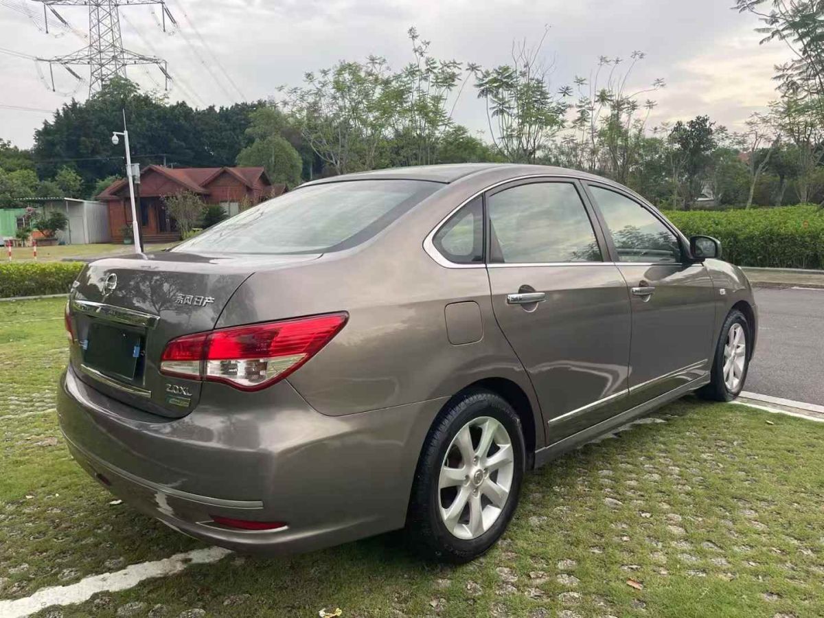 日產(chǎn) 驪威  2010款 勁逸版 1.8L 自動(dòng)標(biāo)準(zhǔn)型圖片