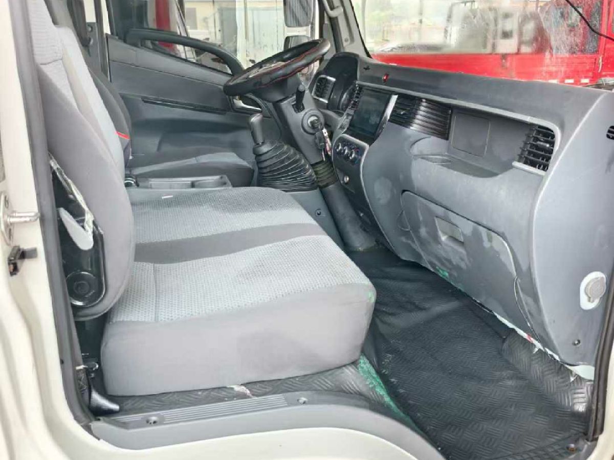 上汽大通 上汽大通MAXUS T90房車  2022款 2.0T探索家T90縱橫越野綠-防爆漆圖片