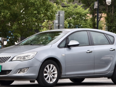 2013年10月 別克 英朗 XT 1.6L 手動(dòng)進(jìn)取版圖片