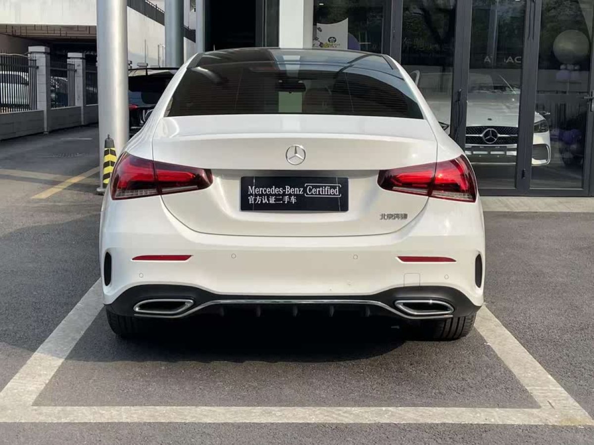 奔馳 奔馳A級  2021款 A 200 L 運動轎車時尚型圖片