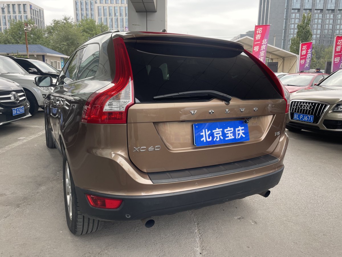 2012年12月沃爾沃 XC60  2013款 T5 智雅版