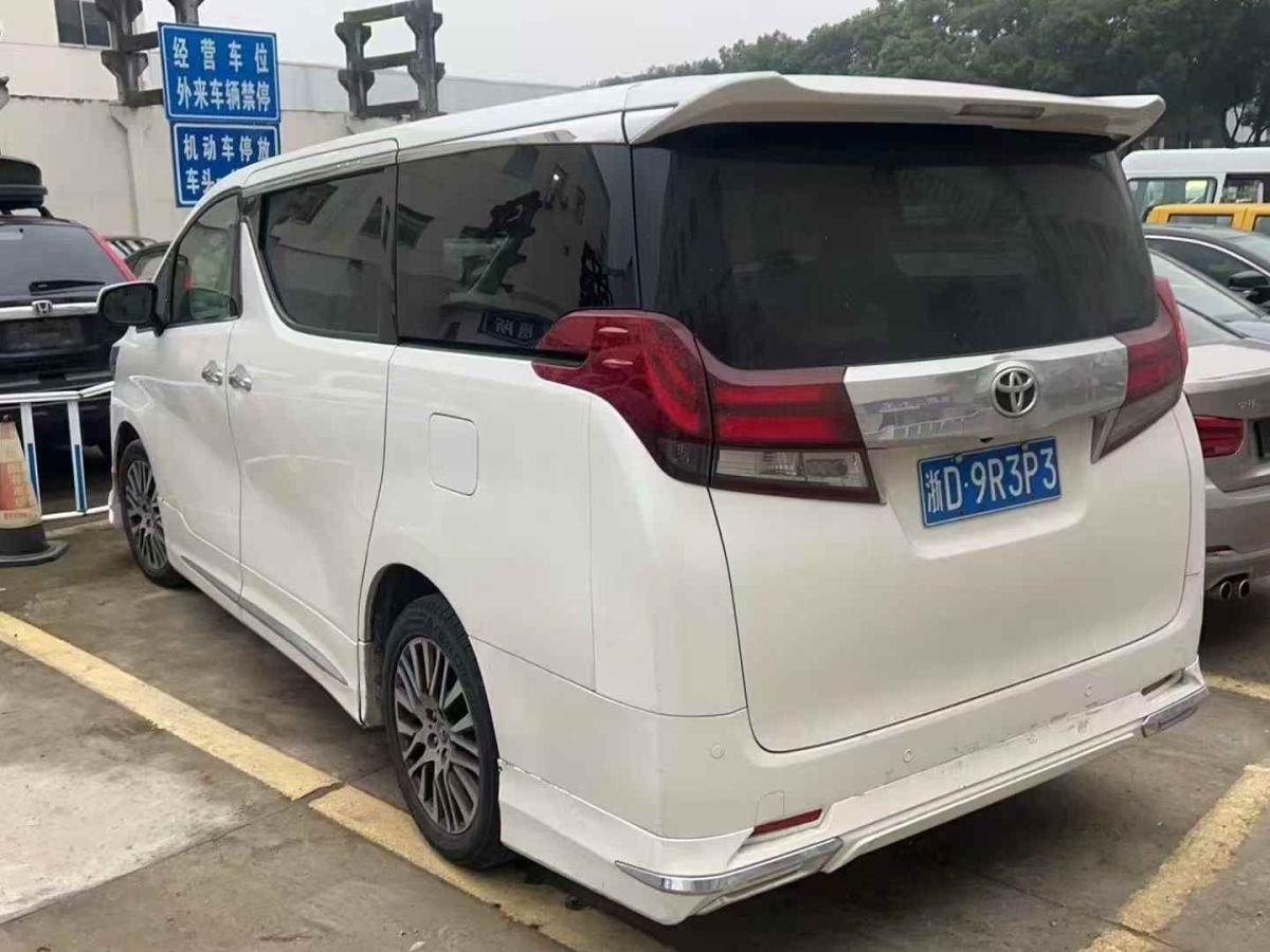 豐田 埃爾法 圖片