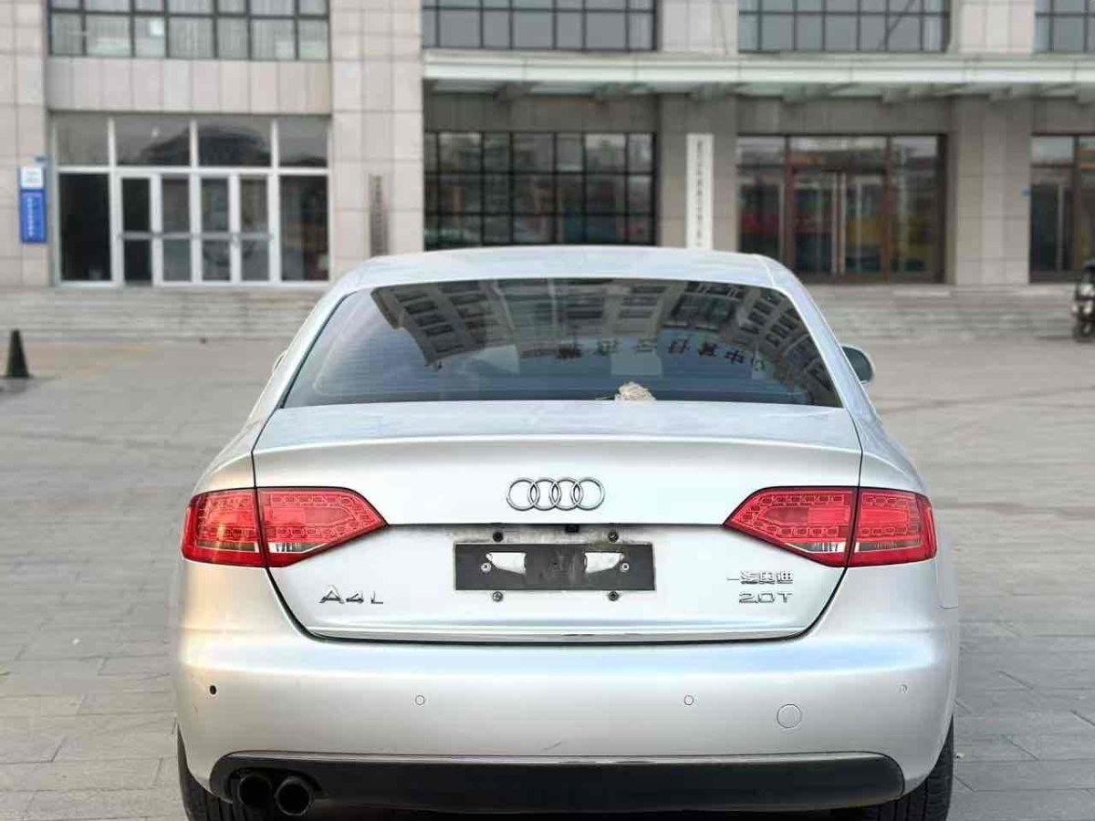 奧迪 奧迪A4L  2011款 2.0 TFSI 標(biāo)準(zhǔn)型圖片