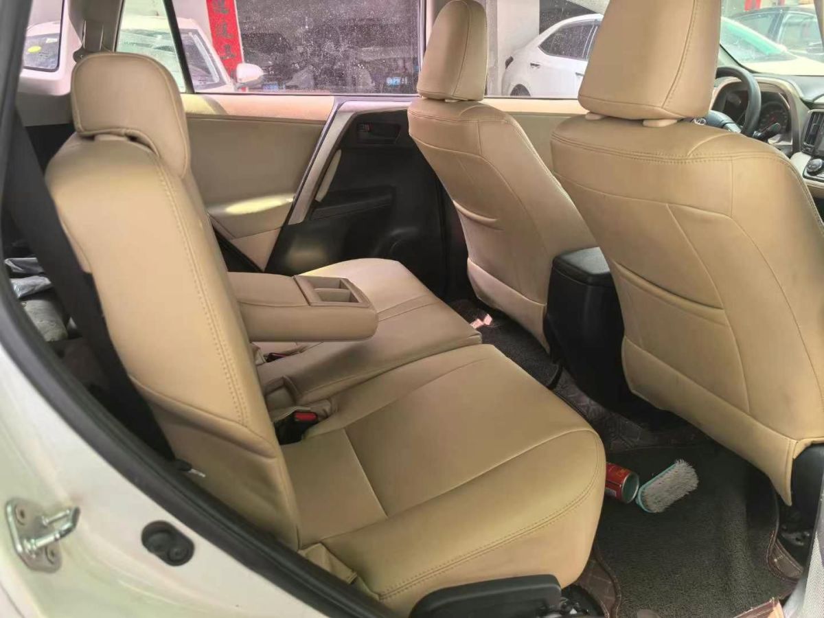 豐田 RAV4榮放  2015款 2.0L CVT兩驅(qū)都市版圖片