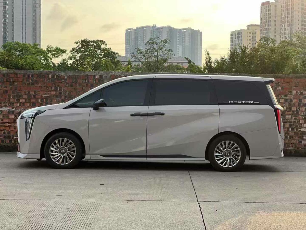 廣汽傳祺 M8  2025款 宗師系列 超級(jí)混動(dòng)版圖片