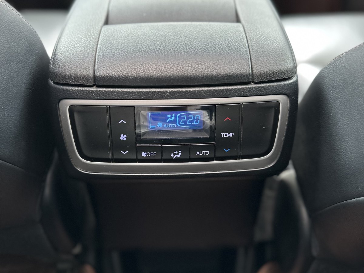 丰田 汉兰达  2015款 2.0T 四驱豪华导航版 7座图片