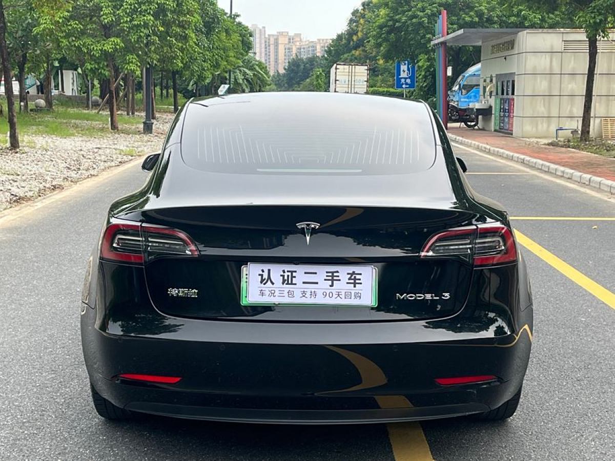 特斯拉 Model Y  2020款 改款 標(biāo)準(zhǔn)續(xù)航后驅(qū)升級版圖片